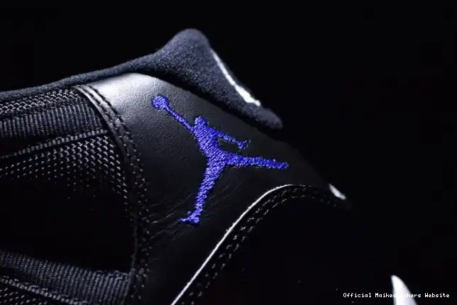 Official Maikesneakers 11 Release